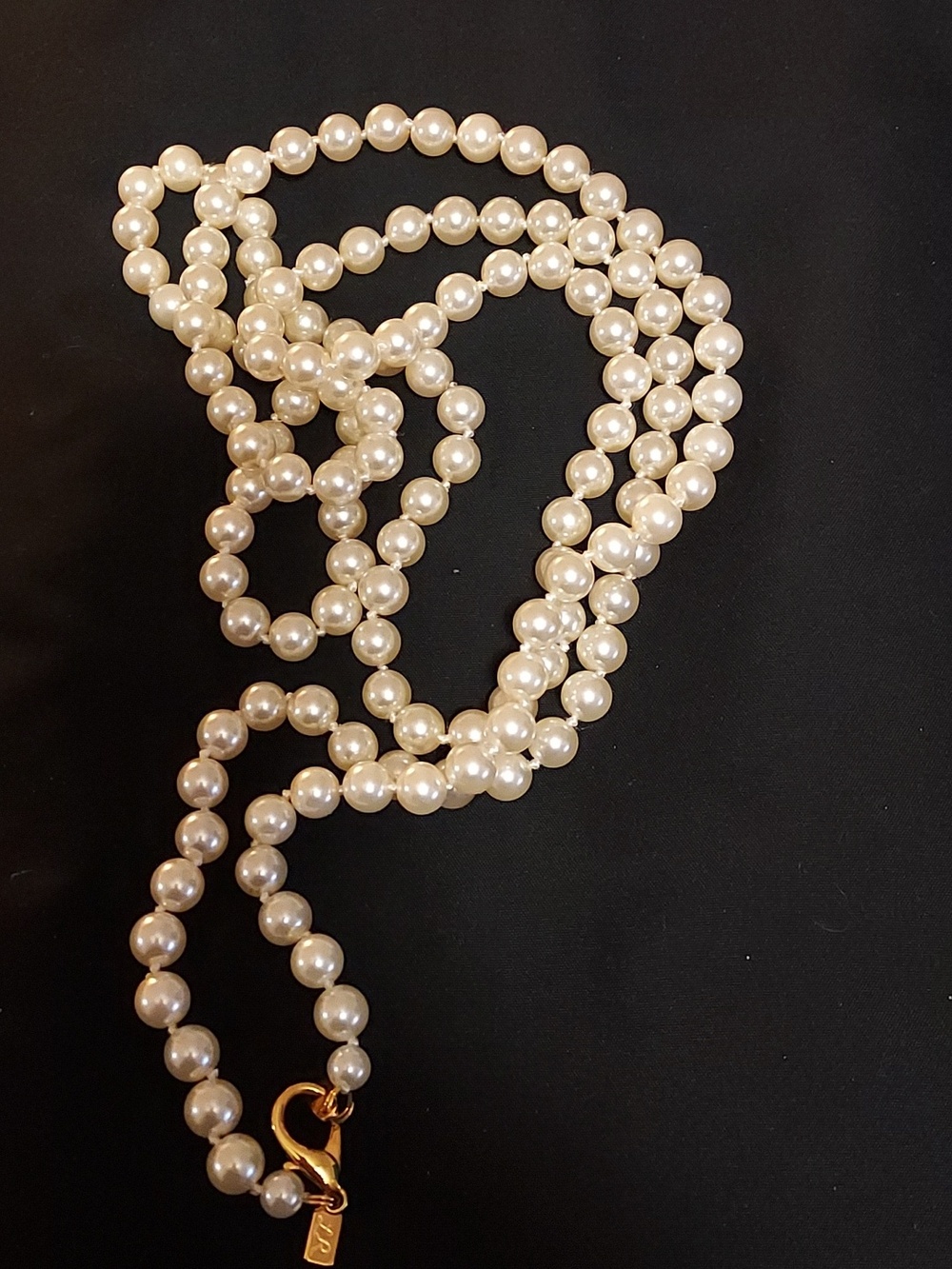 Lady Remington Vintage 22 In. Faux Glass Pearl Rope Necklace. Fun To Wear.